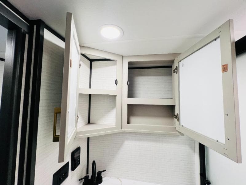 2026 Forest River 2026 Forest River Xlr Nitro Toy Hauler - thumbnail 41