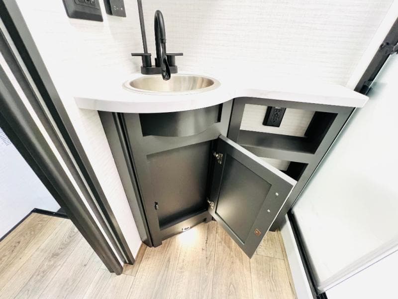 2026 Forest River 2026 Forest River Xlr Nitro Toy Hauler - thumbnail 43