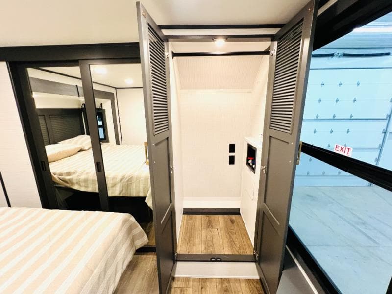 2026 Forest River 2026 Forest River Xlr Nitro Toy Hauler - thumbnail 46