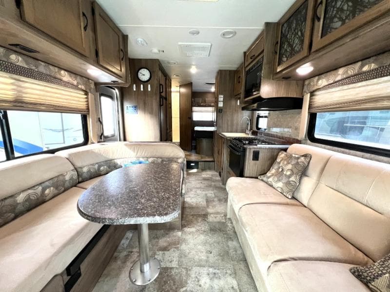 2017 Coachmen 2017 Coachmen Freelander - thumbnail 14