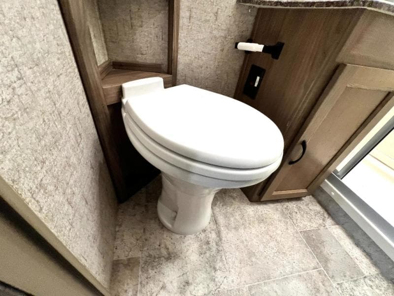 2017 Coachmen 2017 Coachmen Freelander - thumbnail 34