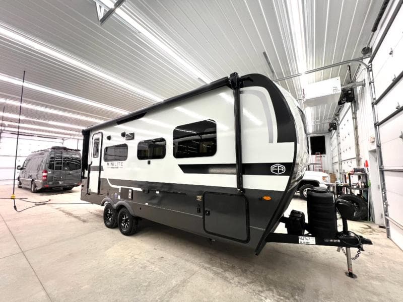 2026 Forest River 2026 Forest River Rockwood Mini Lite - thumbnail 3