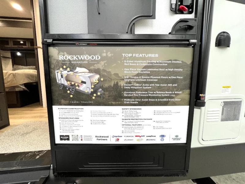 2026 Forest River 2026 Forest River Rockwood Signature Ultra Lite - thumbnail 16