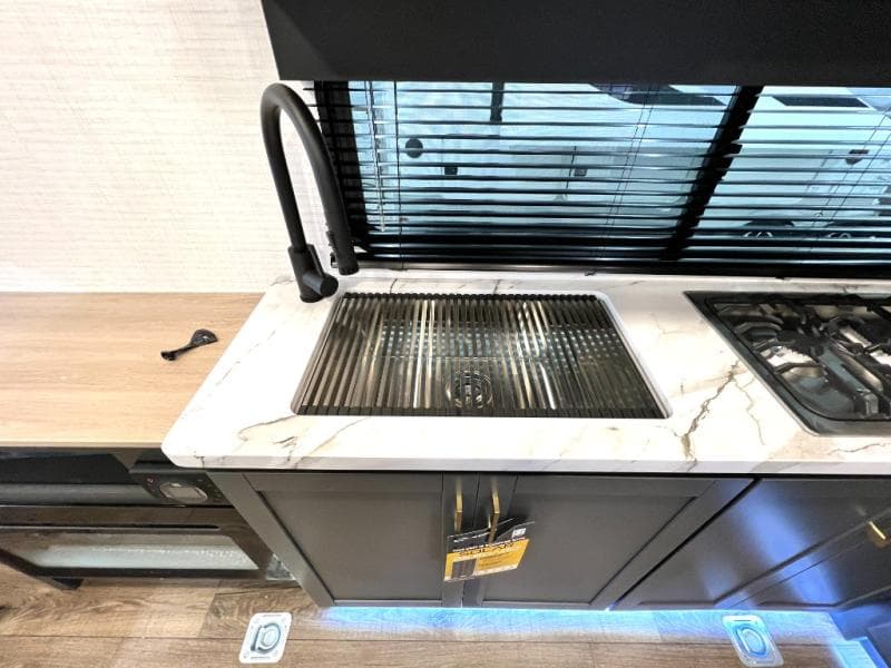 2026 Forest River 2026 Forest River Xlr Boost Toy Hauler - thumbnail 8