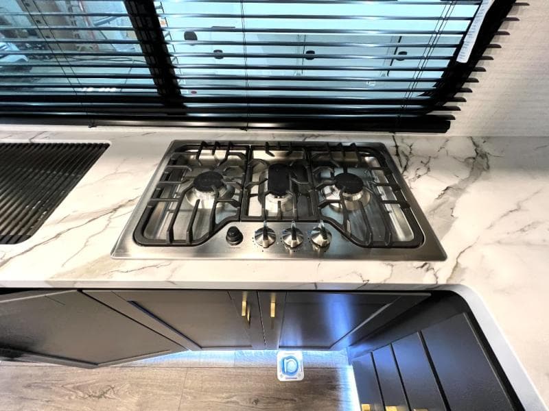 2026 Forest River 2026 Forest River Xlr Boost Toy Hauler - thumbnail 9