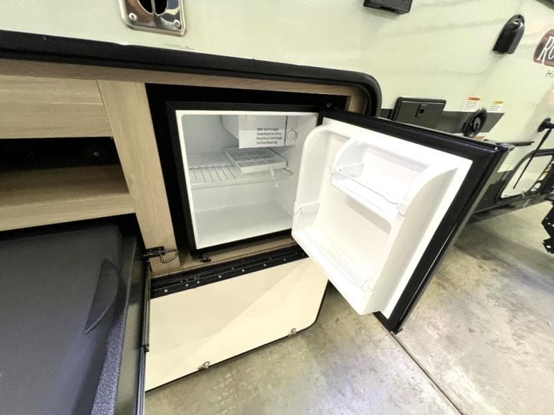 2024 Forest River 2024 Forest River Rockwood High Wall - thumbnail 11