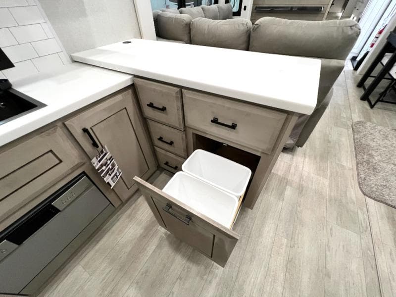 2026 Jayco 2026 Jayco Pinnacle - thumbnail 14
