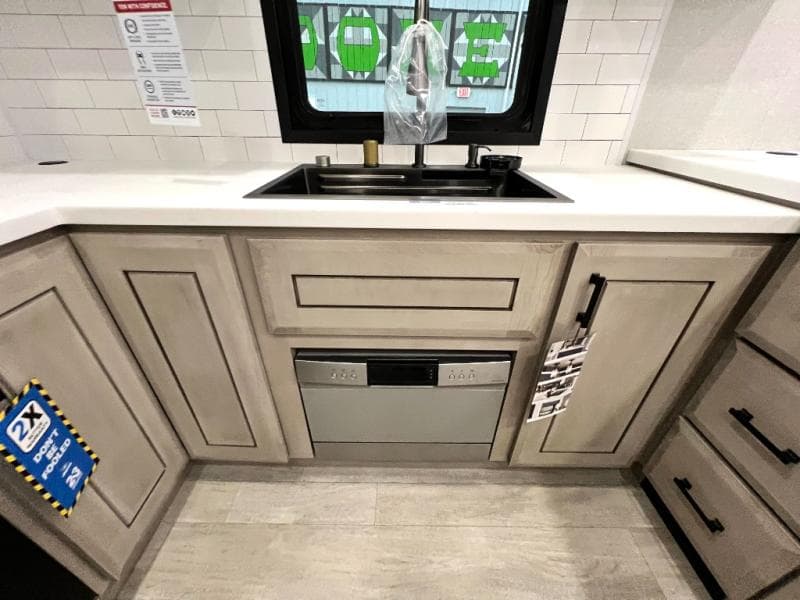 2026 Jayco 2026 Jayco Pinnacle - thumbnail 16