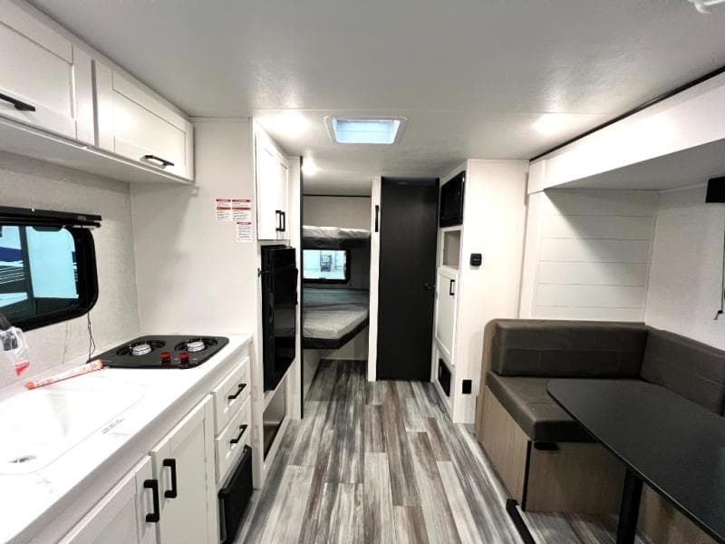 2026 Jayco 2026 Jayco Jay Flight SLX - thumbnail 3