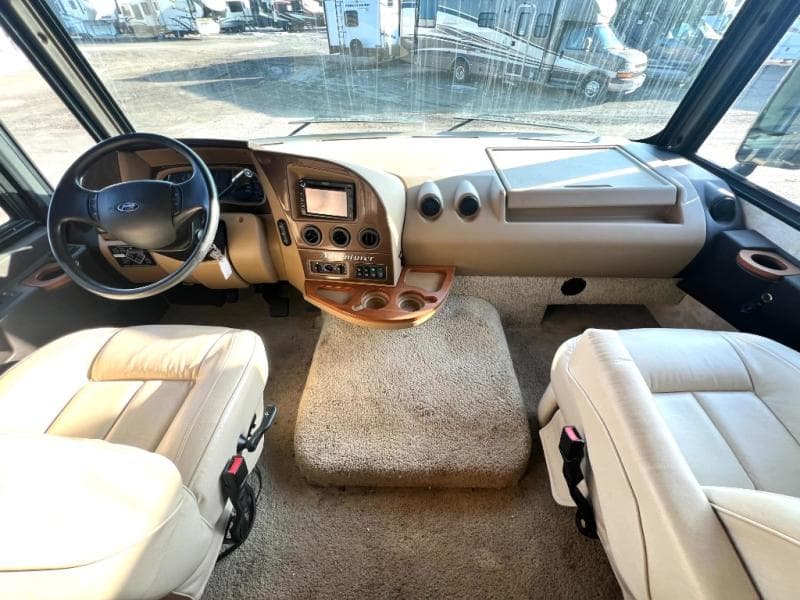 2012 Winnebago 2012 Winnebago Adventurer - thumbnail 5