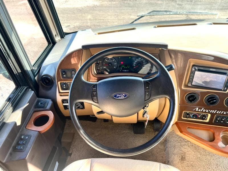 2012 Winnebago 2012 Winnebago Adventurer - thumbnail 9