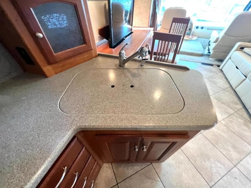 2012 Winnebago 2012 Winnebago Adventurer - thumbnail 23