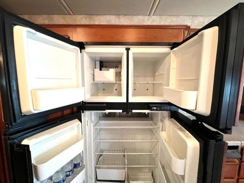 2012 Winnebago 2012 Winnebago Adventurer - thumbnail 26