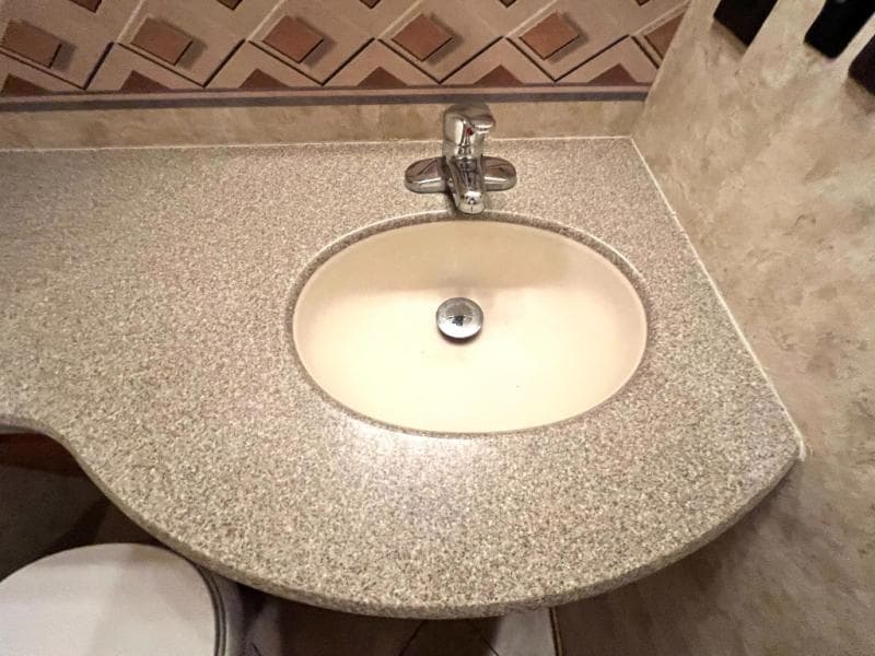 2012 Winnebago 2012 Winnebago Adventurer - thumbnail 33