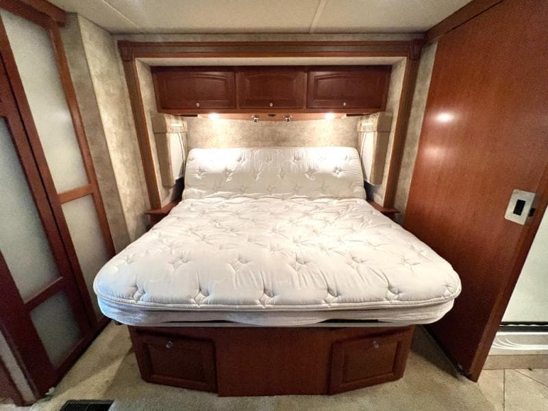 2012 Winnebago 2012 Winnebago Adventurer - thumbnail 36