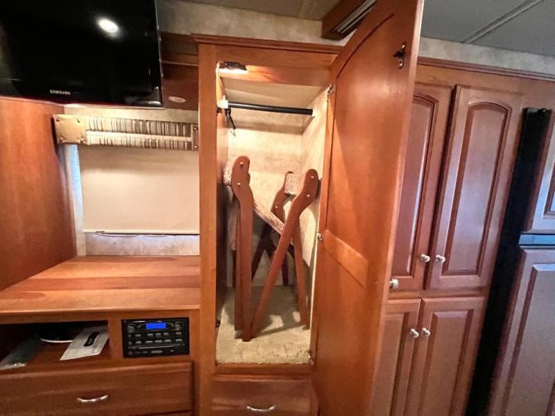 2012 Winnebago 2012 Winnebago Adventurer - thumbnail 38