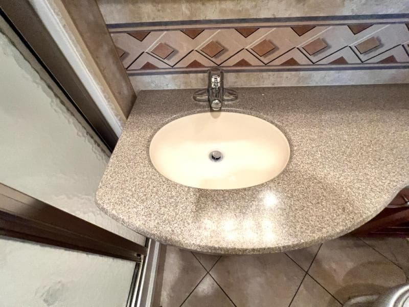 2012 Winnebago 2012 Winnebago Adventurer - thumbnail 43