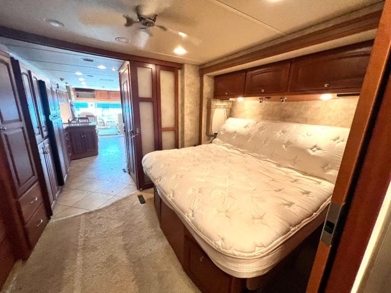 2012 Winnebago 2012 Winnebago Adventurer - thumbnail 46