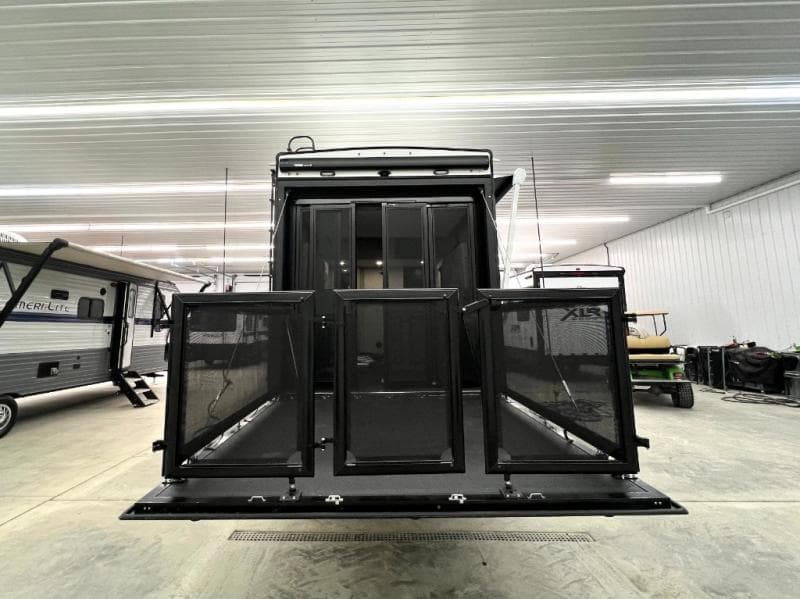 2026 Jayco 2026 Jayco Seismic Toy Hauler - thumbnail 7