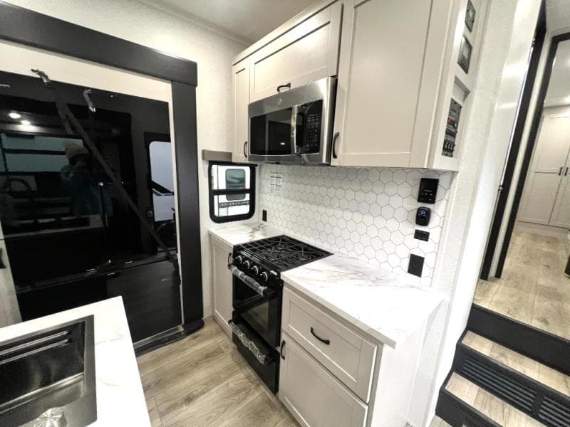 2026 Jayco 2026 Jayco Seismic Toy Hauler - thumbnail 20