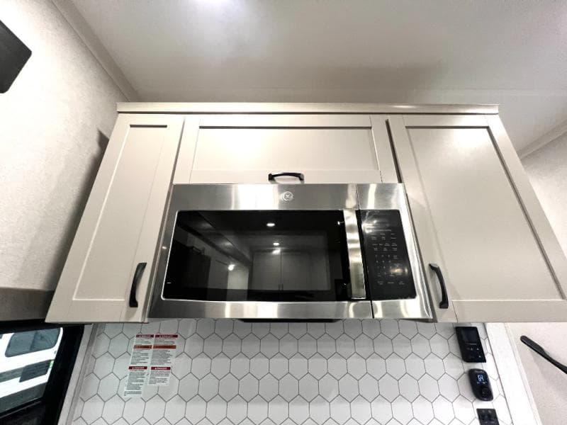 2026 Jayco 2026 Jayco Seismic Toy Hauler - thumbnail 22