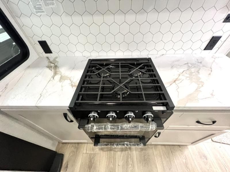 2026 Jayco 2026 Jayco Seismic Toy Hauler - thumbnail 24