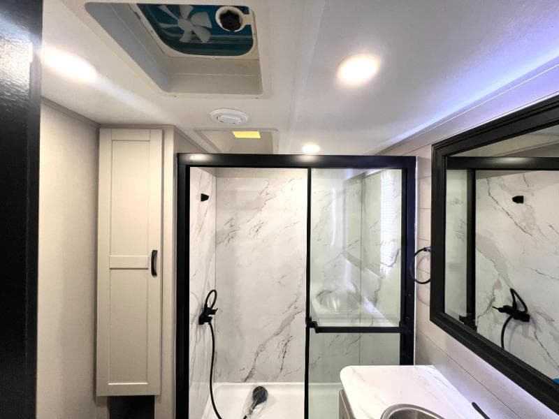 2026 Jayco 2026 Jayco Seismic Toy Hauler - thumbnail 33