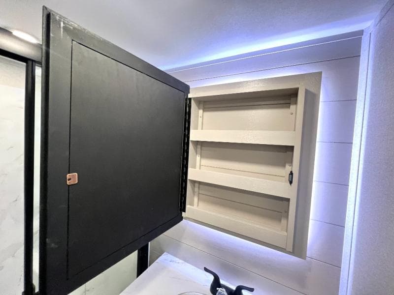 2026 Jayco 2026 Jayco Seismic Toy Hauler - thumbnail 37