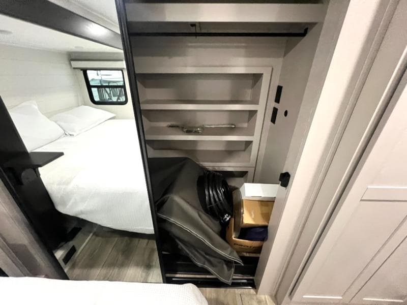 2026 Jayco 2026 Jayco Seismic Toy Hauler - thumbnail 44