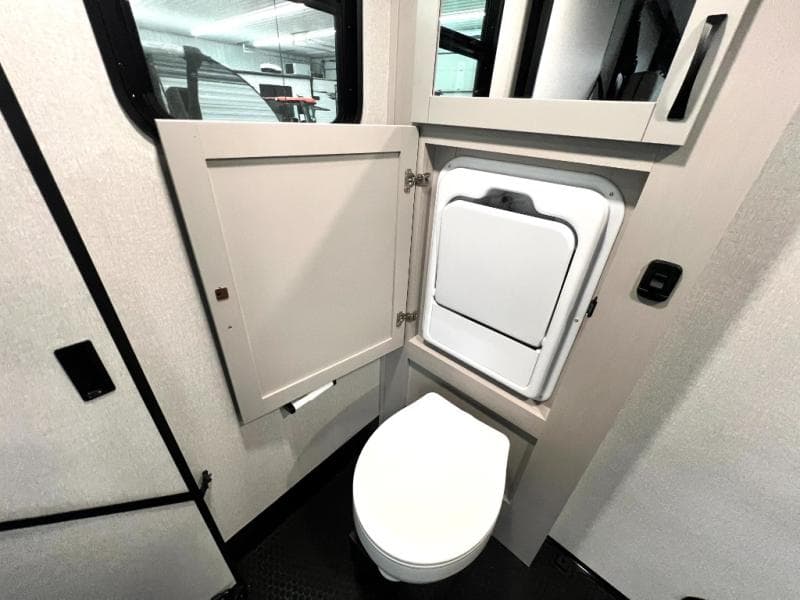 2026 Jayco 2026 Jayco Seismic Toy Hauler - thumbnail 55