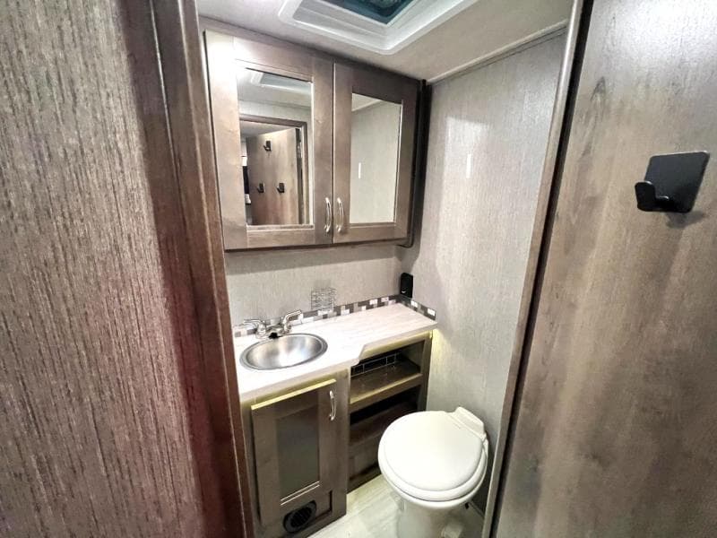 2022 NeXus RV 2022 NeXus RV Viper - thumbnail 26