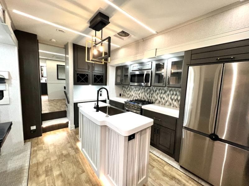 2024 CrossRoads Redwood RW4200FL