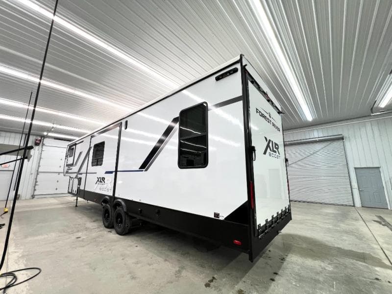 2026 Forest River 2026 Forest River Xlr Boost X Toy Hauler - thumbnail 6