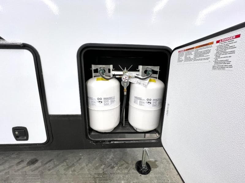 2026 Forest River 2026 Forest River Xlr Boost X Toy Hauler - thumbnail 11