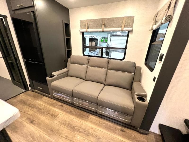 2026 Forest River 2026 Forest River Xlr Boost X Toy Hauler - thumbnail 17