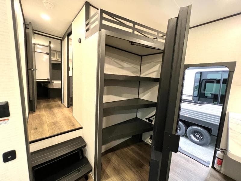 2026 Forest River 2026 Forest River Xlr Boost X Toy Hauler - thumbnail 34