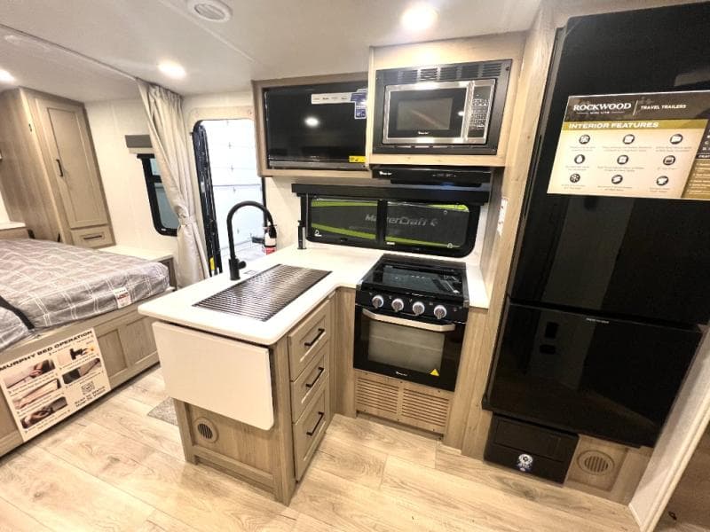 2026 Forest River 2026 Forest River Rockwood Mini Lite - thumbnail 7