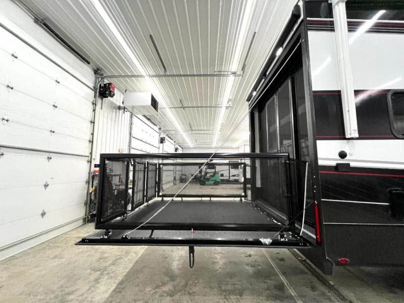 2026 Jayco 2026 Jayco Seismic Toy Hauler - thumbnail 9