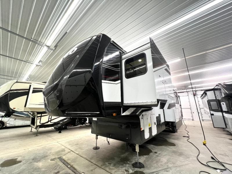 2026 Jayco 2026 Jayco Seismic Toy Hauler - thumbnail 5
