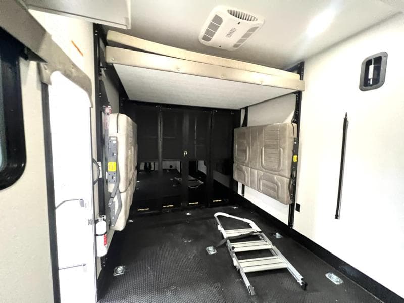2026 Jayco 2026 Jayco Seismic Toy Hauler - thumbnail 40