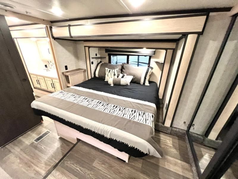 2024 CrossRoads 2024 CrossRoads Cameo - thumbnail 49