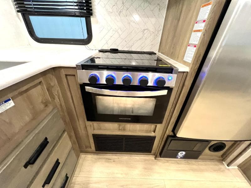 2022 Forest River 2022 Forest River Surveyor - thumbnail 24