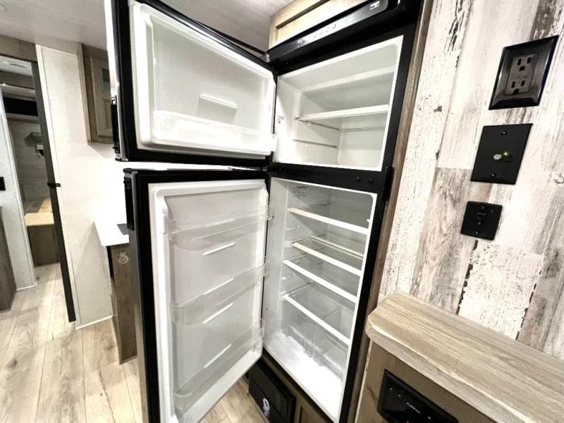 2022 Forest River 2022 Forest River Surveyor - thumbnail 26