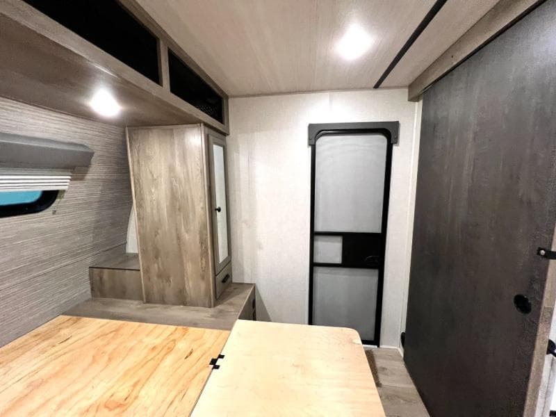 2022 Forest River 2022 Forest River Surveyor - thumbnail 36