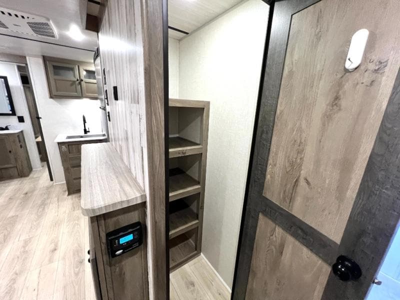 2022 Forest River 2022 Forest River Surveyor - thumbnail 44