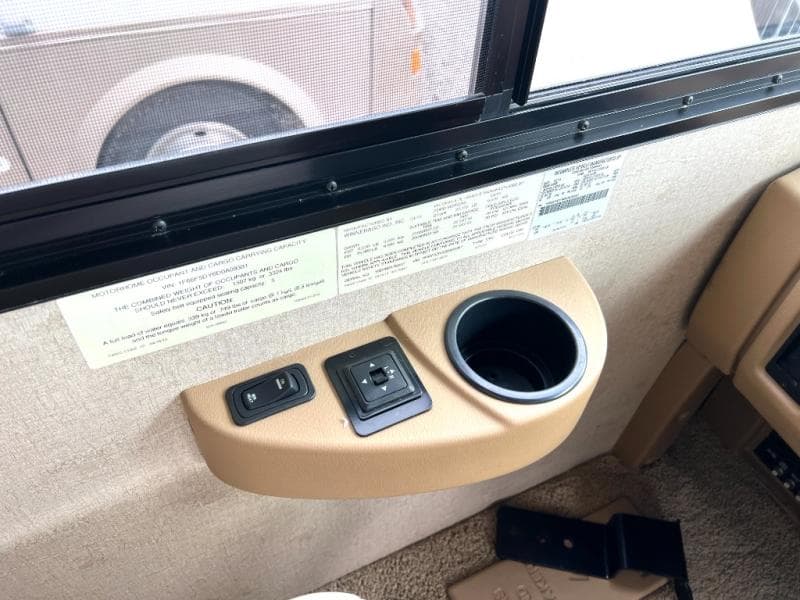 2013 Winnebago 2013 Winnebago Sightseer - thumbnail 10