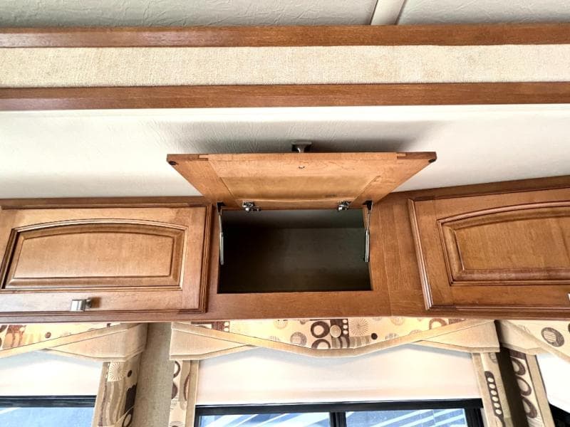 2013 Winnebago 2013 Winnebago Sightseer - thumbnail 15