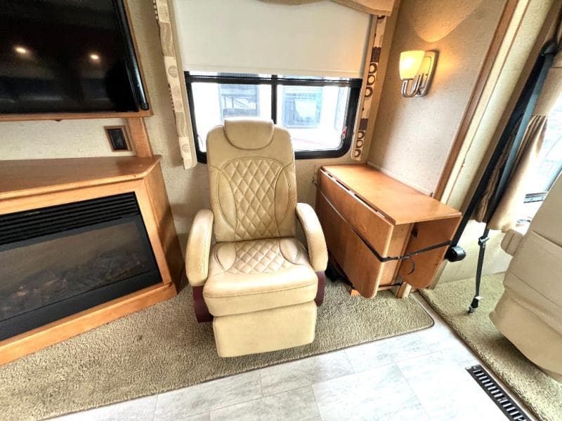 2013 Winnebago 2013 Winnebago Sightseer - thumbnail 17