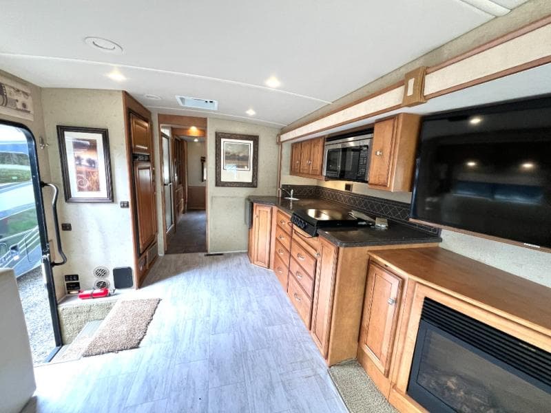 2013 Winnebago 2013 Winnebago Sightseer - thumbnail 18