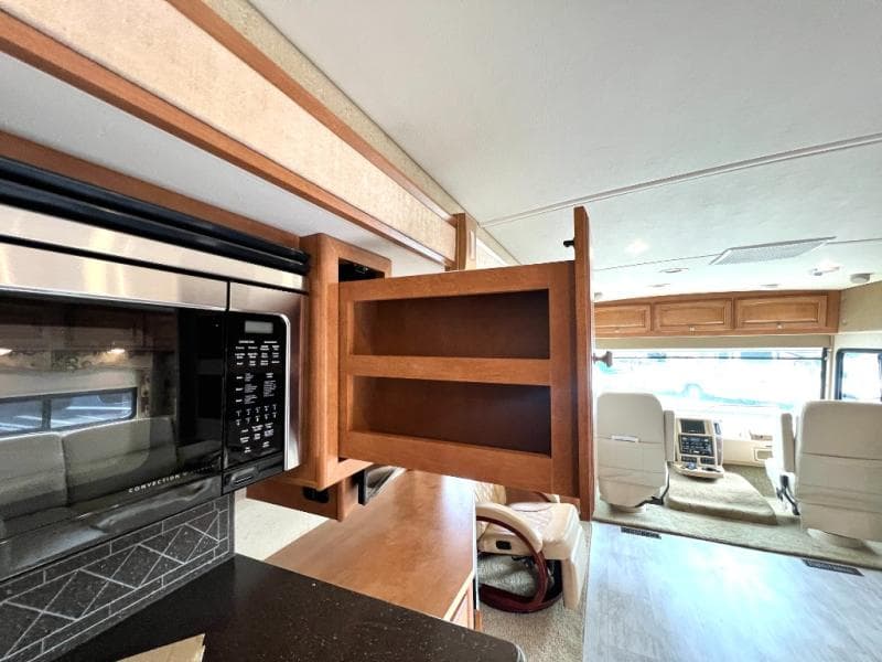 2013 Winnebago 2013 Winnebago Sightseer - thumbnail 19